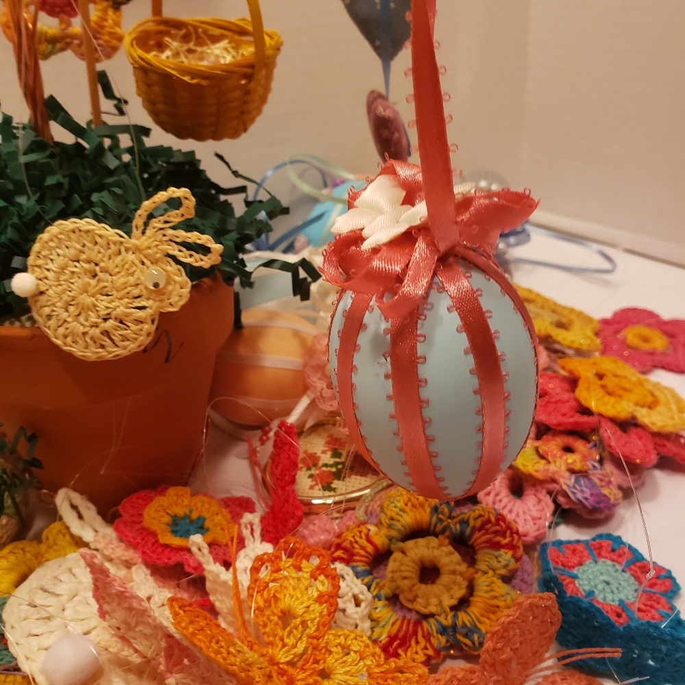 HAND CRAFTED Crochet Flower Egg Bunny Butterfly  Pick 4 - Picture 6 of 12